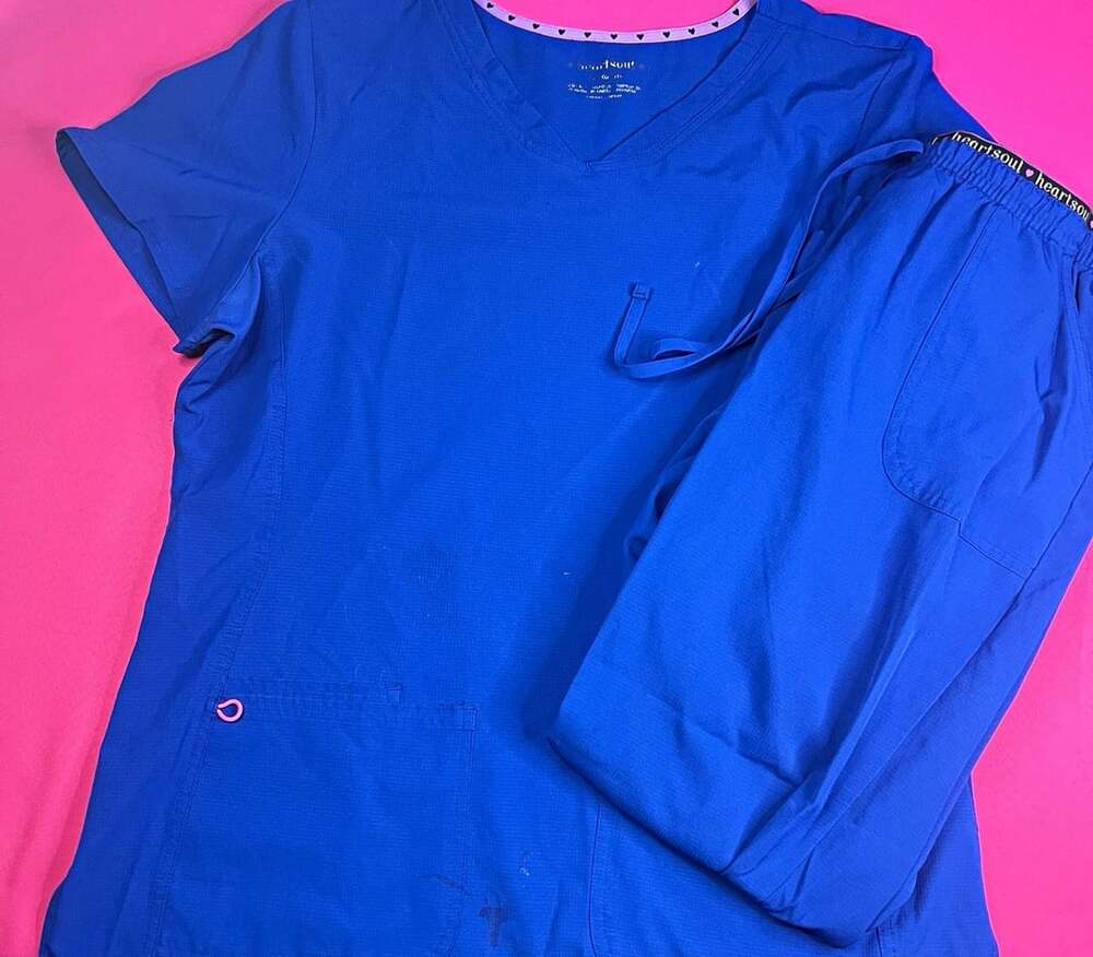 HeartSoul Women’s Large Petite Blue Solid Scrub Set Top & Pants